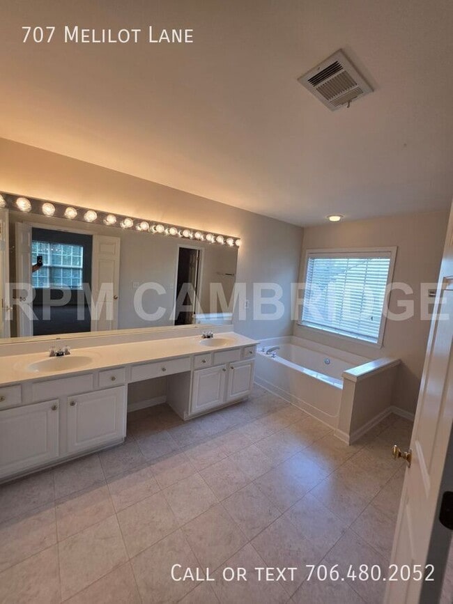 Building Photo - 707 Melilot Ln