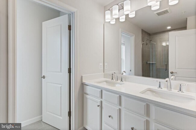 Building Photo - 23450 Sugar Pine Ln