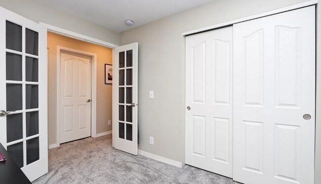 Building Photo - Beautiful Condo In Surprise Valley!