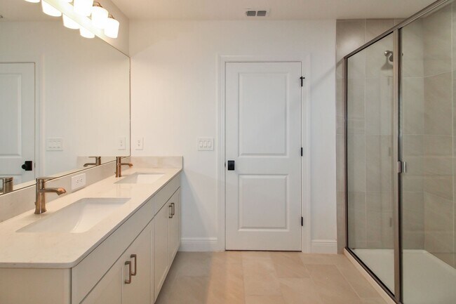 Building Photo - Palmera at Wellen Park Annual Townhouse for Rent