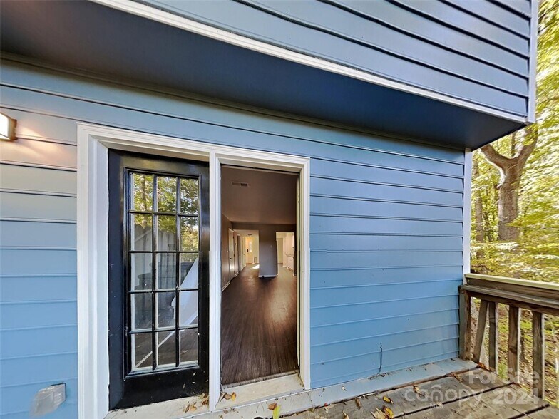 Building Photo - 928 Hearthridge Ct