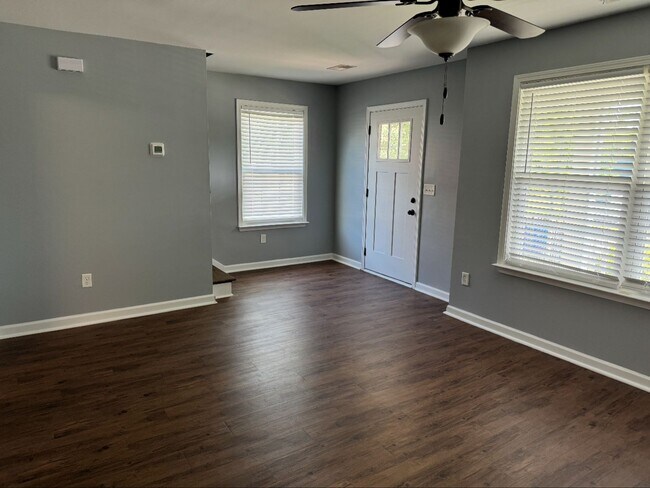 Building Photo - 516 Brawley St