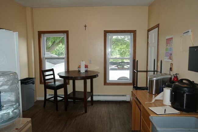 Building Photo - 170 Middleboro Ave