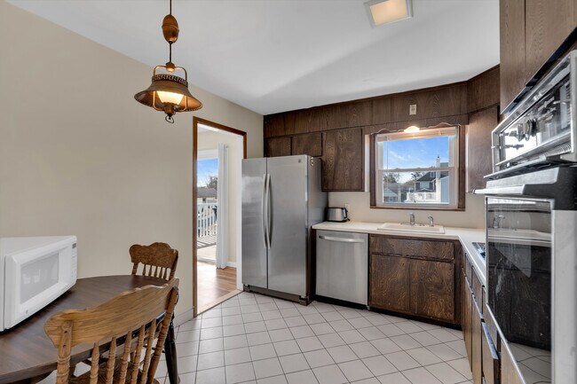 Building Photo - 415 15th Ave