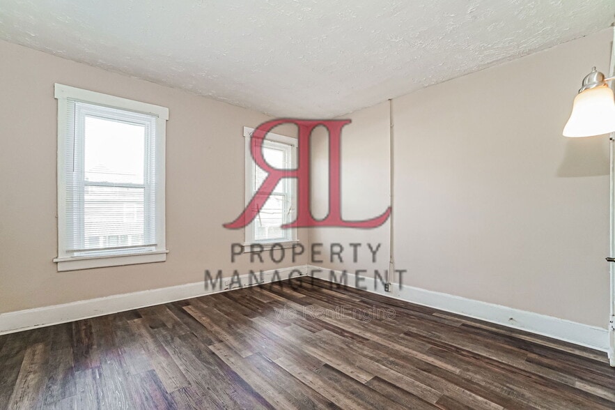 Building Photo - 623 Gilbert St