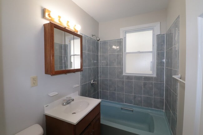 Building Photo - Gorgeous single-family Home