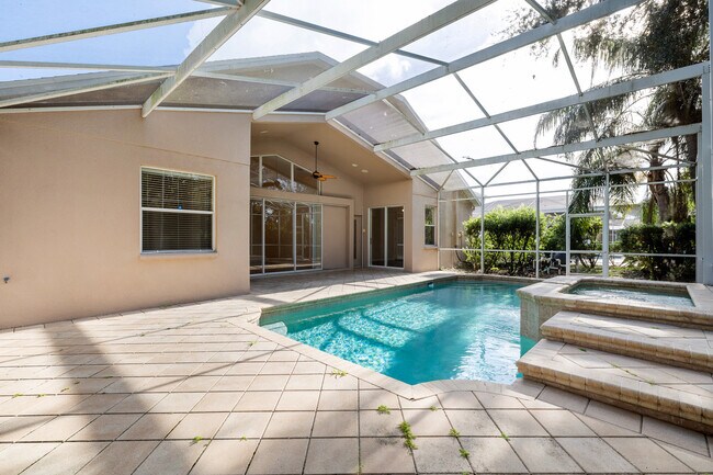 Building Photo - 27417 Silver Thatch Dr