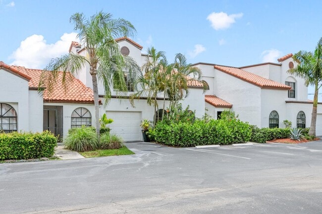 Building Photo - 13549 Fountain View Blvd