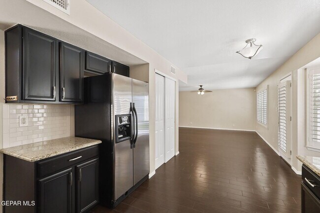 Building Photo - 527 Longleaf Pl