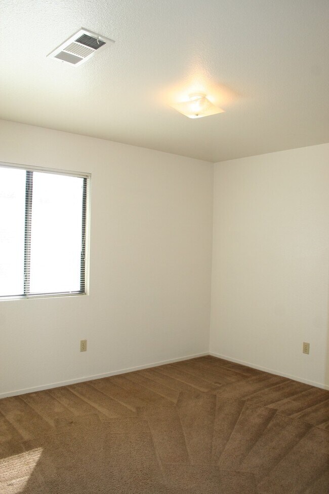 Building Photo - 8600 White Rock Dr