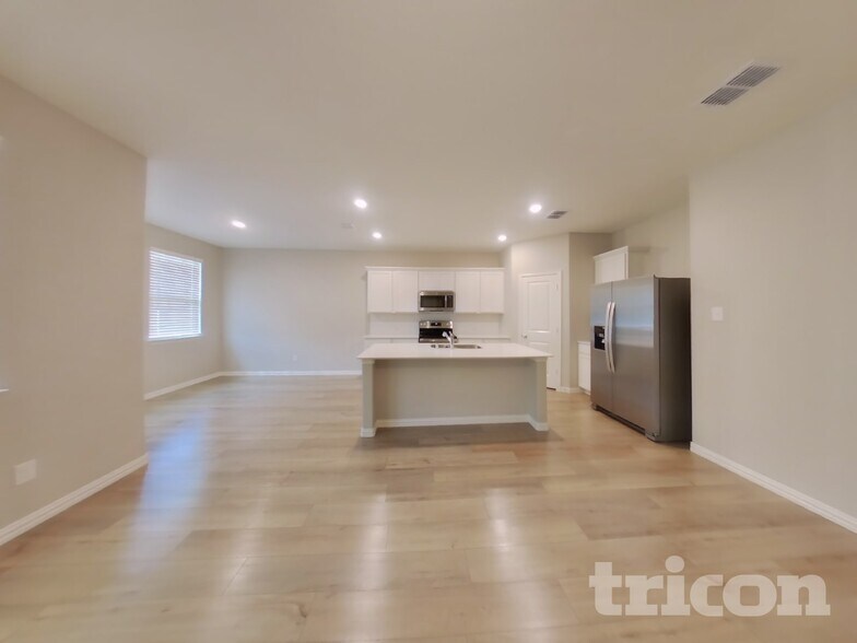 Building Photo - 260 Jenkinson Dr