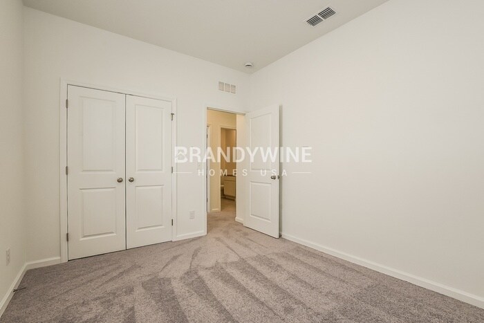 Building Photo - 1343 Dalkeith Cv