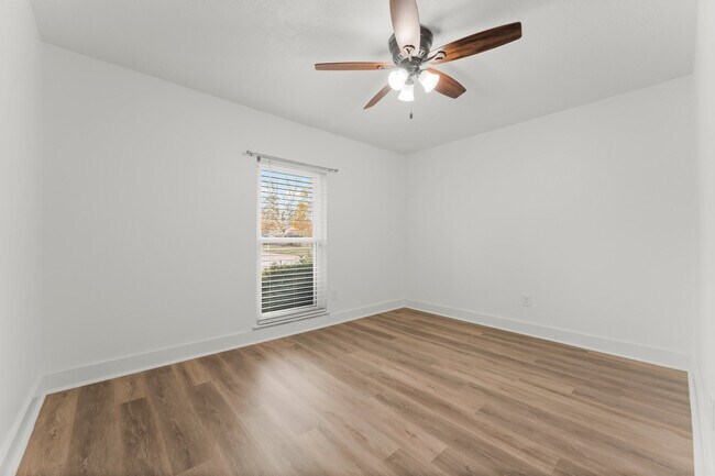 Building Photo - 5542 Ashgate Dr