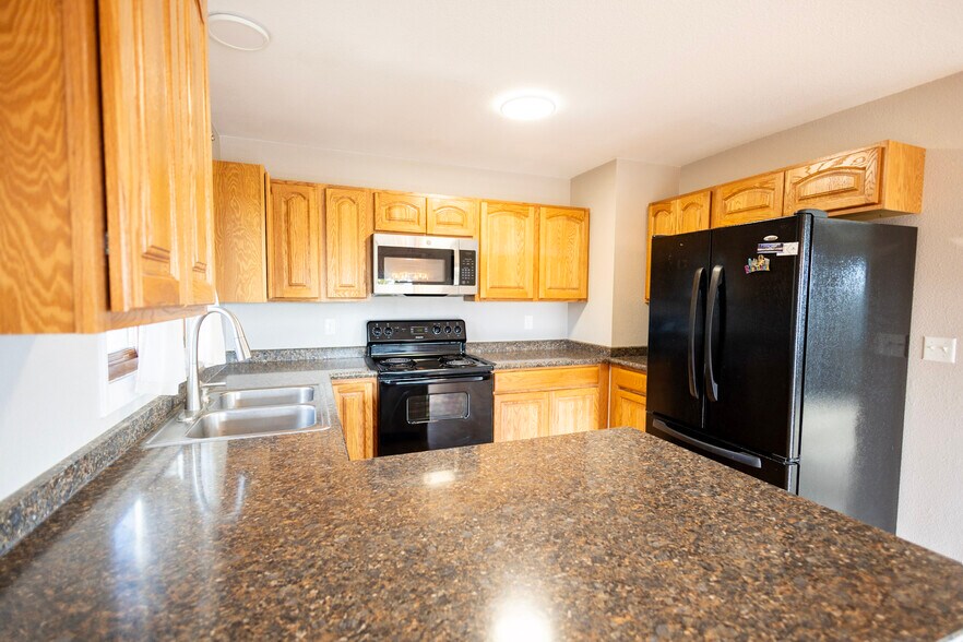 Building Photo - 845 Terrence Rd