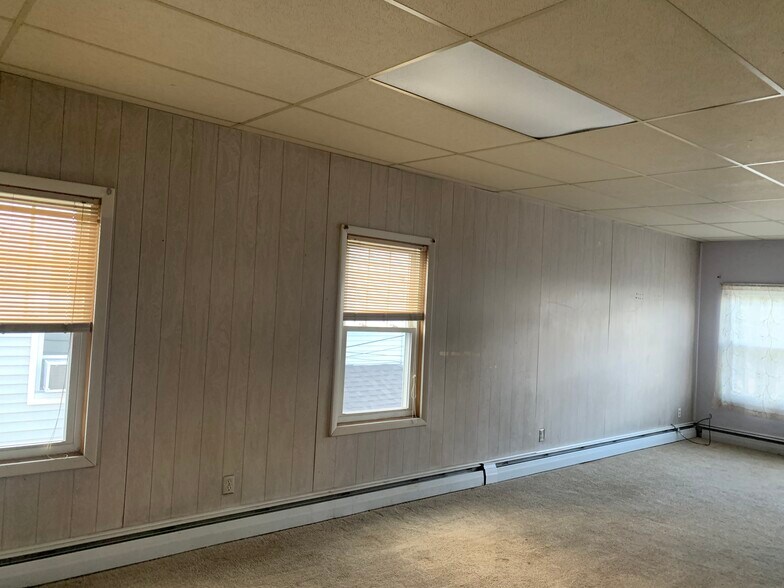 Building Photo - 814 Green Ridge St