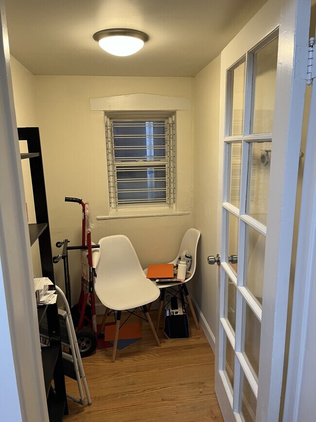 Building Photo - 3418 N Seminary Ave