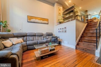 Building Photo - 617 McClellan St