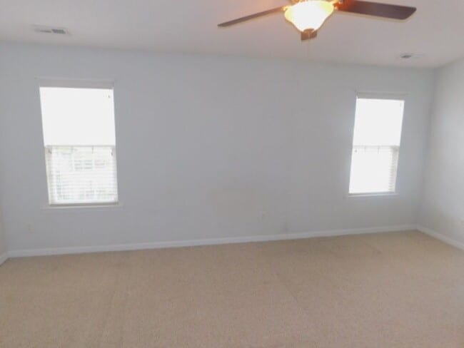 Building Photo - Wonderful 3br/2.5ba TH in excellent Apex location! One car garage! Available February 1st!