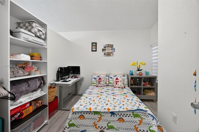 Building Photo - 10101 SW 162nd Ct