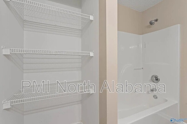 Building Photo - 3103 Sonya Dr NW