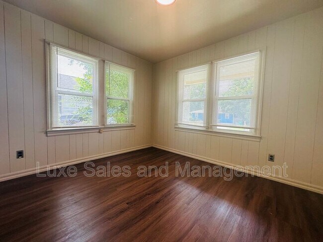 Building Photo - 3228 S Clegern St