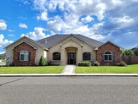 Building Photo - Large South Richland 4 Bed/3 Bath Home
