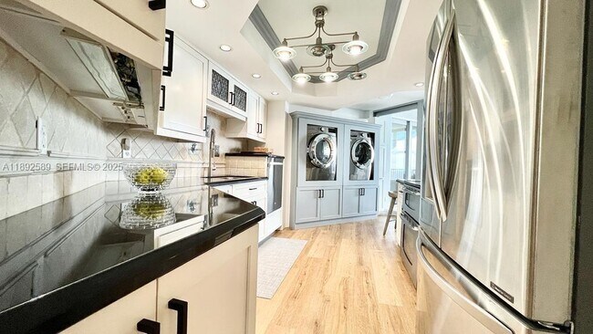 Building Photo - 5200 N Ocean Dr