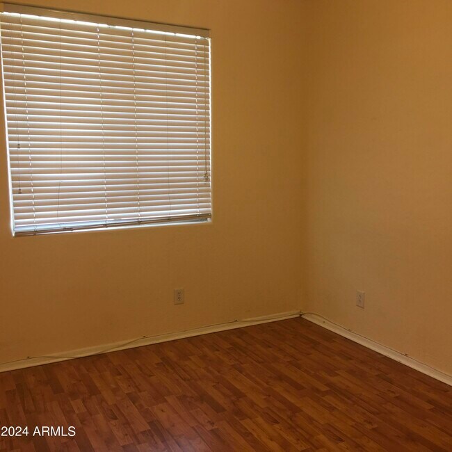 Building Photo - 2533 W Apollo Rd