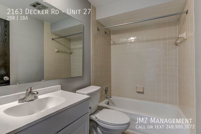 Building Photo - 2163 Decker Rd