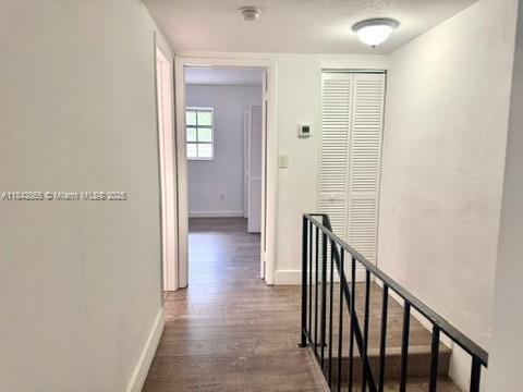 Building Photo - 10901 N Kendall Dr
