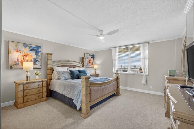 Building Photo - 801 Lake Shore Dr