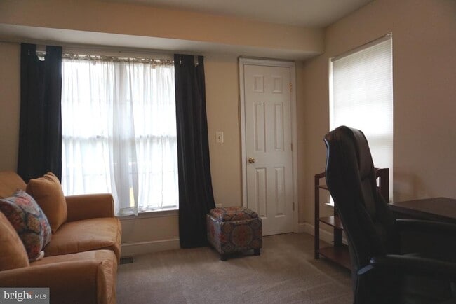 Building Photo - 901 Pine Forest Ln