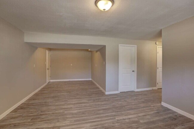 Building Photo - "Spacious 4-Bedroom Home in Denver with 2 Full Baths and Over 2000 sq ft!"