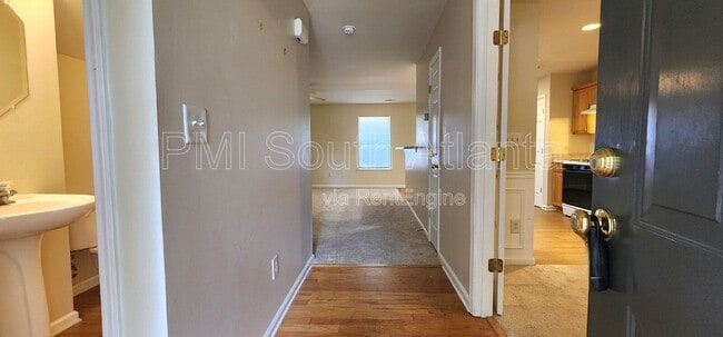 Building Photo - 7846 The Lakes Point