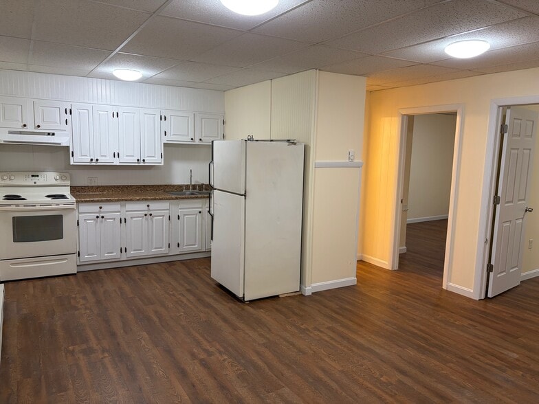 Kitchen - 46 School St