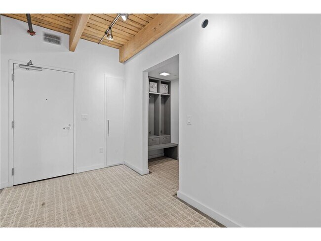 Building Photo - 404 N Washington Ave
