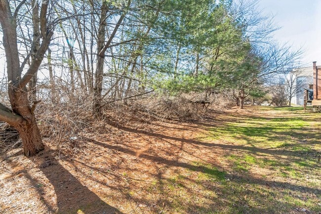 Building Photo - 487 Fort Hill Cir
