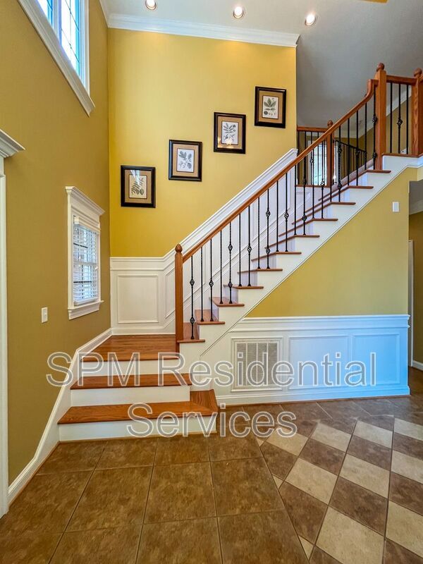 Building Photo - 726 Wine Cellar Cir