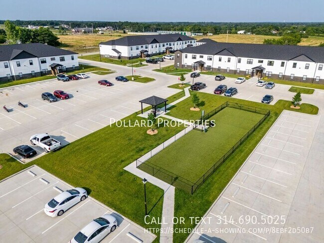 Building Photo - 802 Parkview Dr