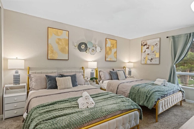 Building Photo - 9504 Carroll Canyon Rd