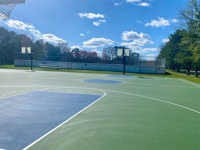 Building Photo - 6 Sequoia Ct