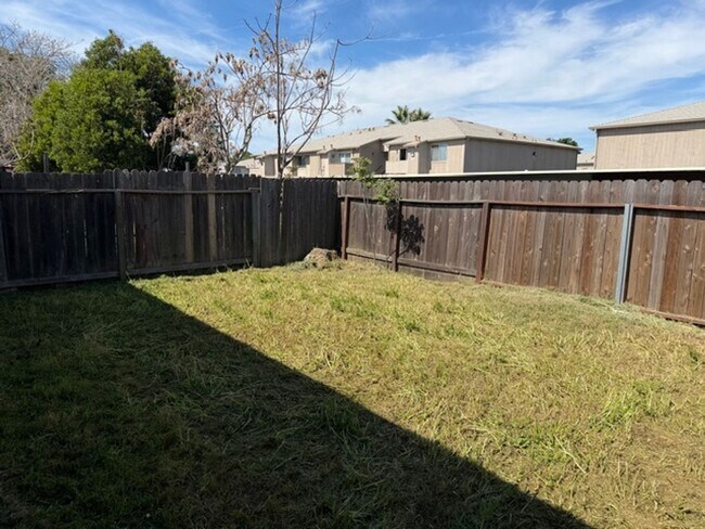 Building Photo - 5113-5115 Shell Street