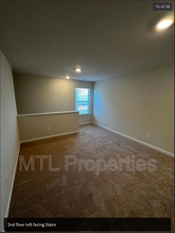 Building Photo - 2011 Weddington Pointe Dr