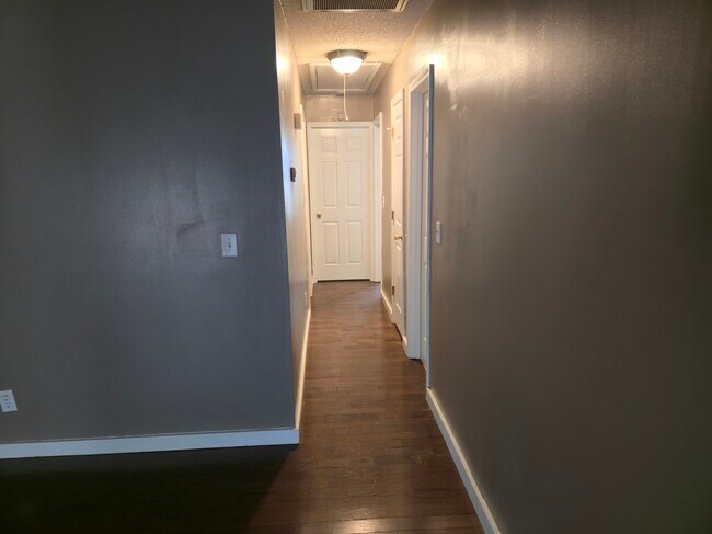 Building Photo - 127 Lauren Ln