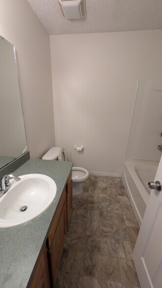 Building Photo - 7594 Taylor Field Rd