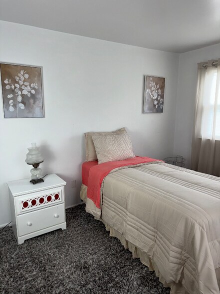 Building Photo - 109 Dauntly St