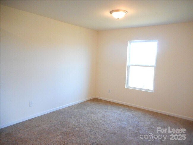Building Photo - 5207 Maynard Hl Dr