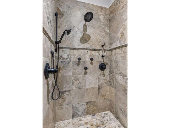 Building Photo - 15700 Portico Dr