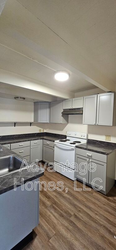 Building Photo - 824 N 70th St