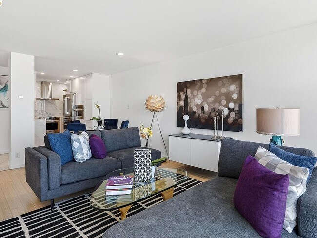 Building Photo - 565 Bellevue Ave